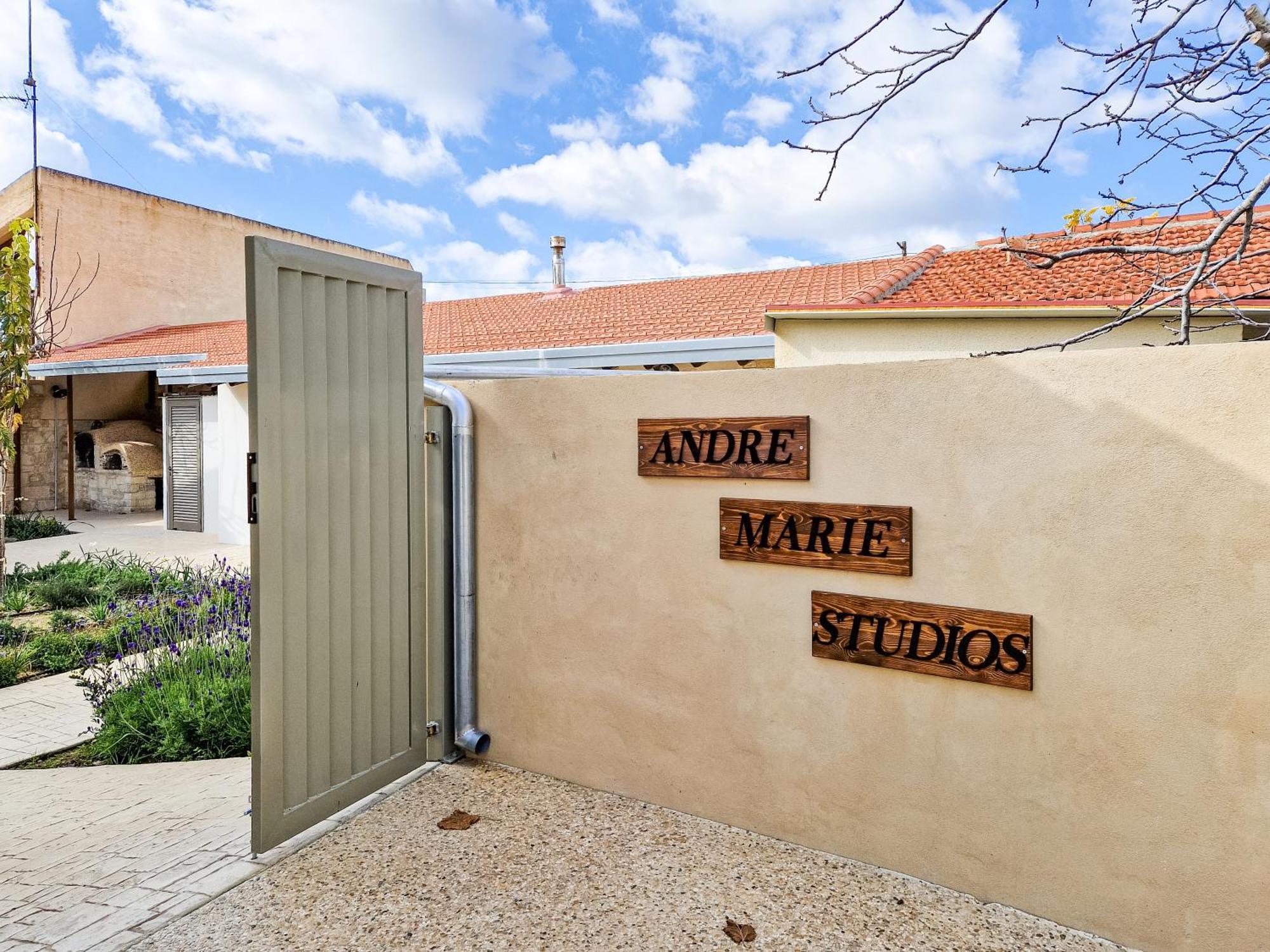 Sanders Andre Marie Apartment Vasa Kilaniou Bagian luar foto